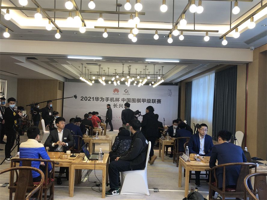 《罗马体育报》表示，穆里尼奥已经把球传给了弗里德金主席，接下来的几周弗里德金必须给出答复。